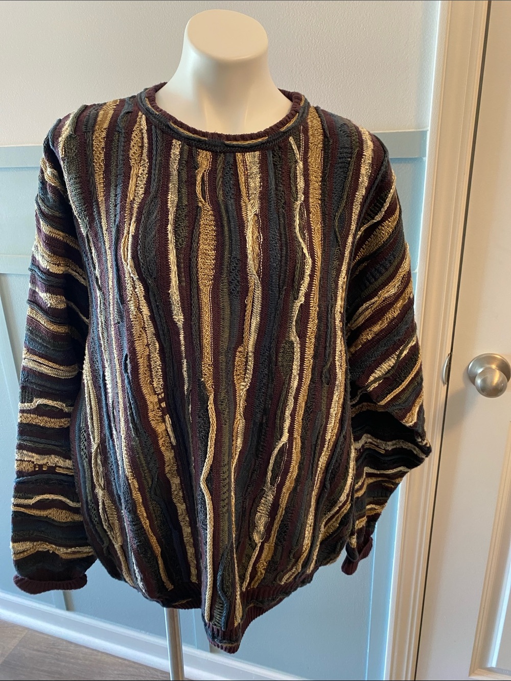 Roundtree & Yorke Crewneck Sweater